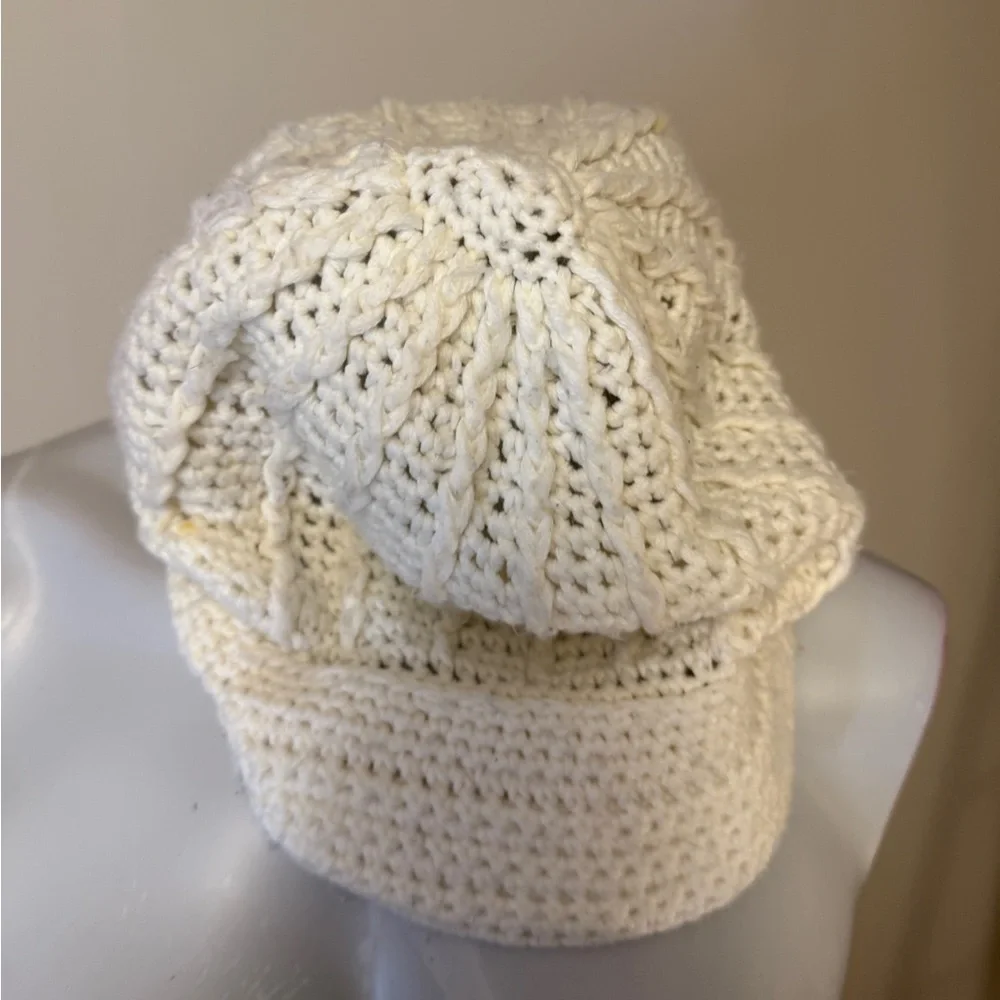Barts Beanie Toque Adult One Size White Knit Brim Bill 100% Acrylic Ski Outdoors